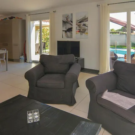 Hébergement de vacances Cozy In With Kitchen *