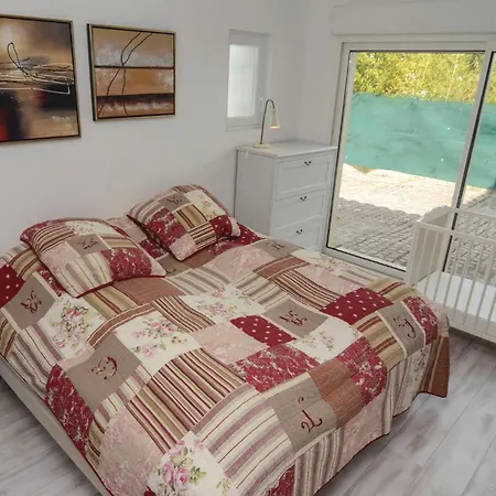 Casa vacanze Cozy In With Kitchen